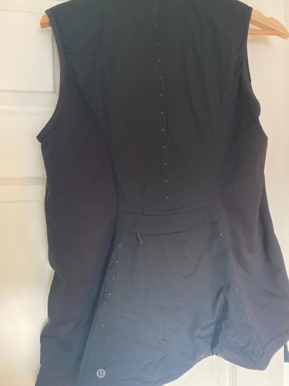 Lululemon Black Lightweight Running Vest - Reflective Laser Cut Detail - Size 8 - Picture 3 of 7